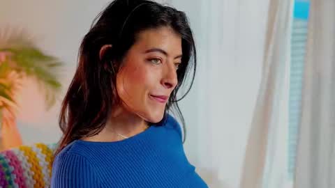 Snapshot of anabelcurvy chatting on December 15, 1:48 pm anabelcurvy online show from December 15, 1:48 pm