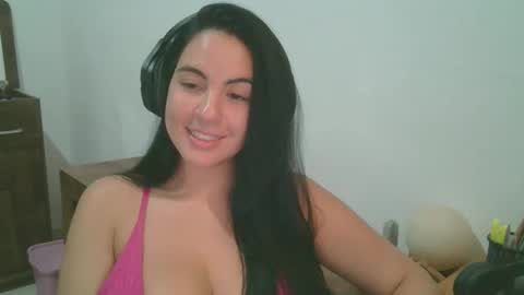 Snapshot of anabelenogueira1 chatting on May 8, 2:17 am anabelenogueira1 online show from May 8, 2:17 am
