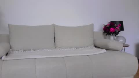 Ana online show from March 18, 1:03 pm