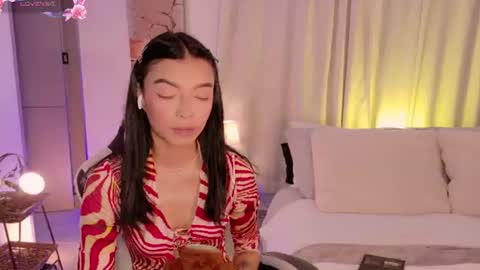 ANABEL WOLF  online show from June 13, 2:59 pm