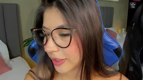 Snapshot of anagil_ chatting on May 14, 3:19 pm A N A online show from May 14, 3:19 pm