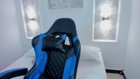 Snapshot of anagil_ chatting on July 14, 2:56 pm A N A online show from July 14, 2:56 pm