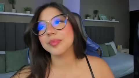 Snapshot of anagil_ chatting on July 15, 4:12 pm A N A online show from July 15, 4:12 pm