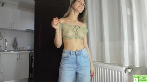 Snapshot of anahi1993 chatting on March 14, 5:13 am Anahi online show from March 14, 5:13 am