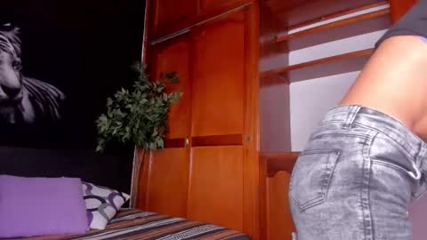 Anahi online show from September 16, 3:07 am