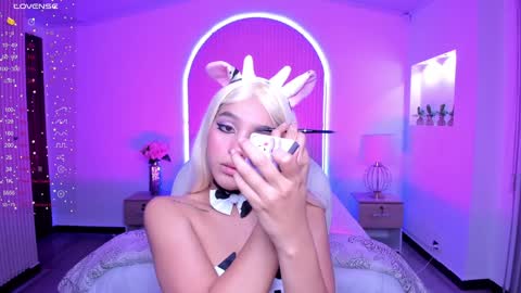 Snapshot of anahi_curlie1 chatting on January 21, 3:59 am Anahi Curlie online show from January 21, 3:59 am