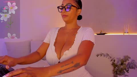 Ana online show from December 3, 12:16 pm