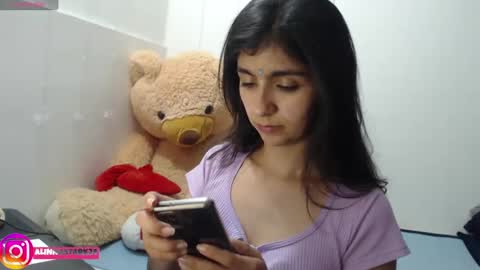 Snapshot of anahibrowns95 chatting on February 24, 10:58 pm Anahi Browns online show from February 24, 10:58 pm