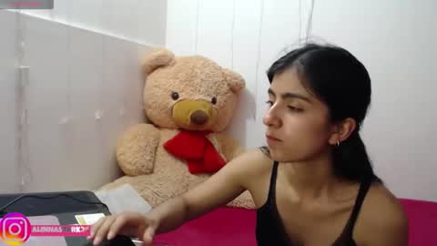 Snapshot of anahibrowns95 chatting on October 21, 7:36 pm Anahi Browns online show from October 21, 7:36 pm