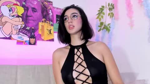 Anah online show from February 18, 2:02 pm