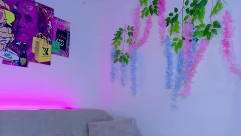 Anah online show from March 13, 1:51 pm