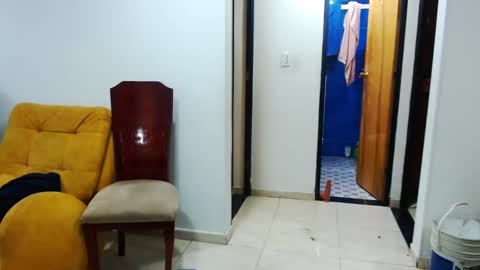 Snapshot of anaids_dam chatting on December 8, 11:19 pm anaids online show from December 8, 11:19 pm