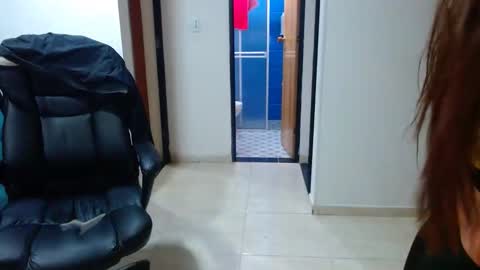 Snapshot of anaids_dam chatting on January 28, 10:56 am anaids online show from January 28, 10:56 am