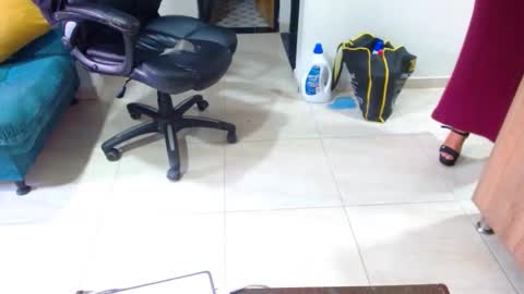 Snapshot of anaids_dam chatting on February 20, 9:53 pm anaids online show from February 20, 9:53 pm