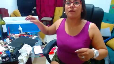 Snapshot of anaids_dam chatting on February 28, 2:42 am anaids online show from February 28, 2:42 am