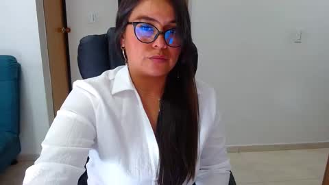 Snapshot of anaids_dam chatting on March 8, 5:01 pm anaids online show from March 8, 5:01 pm