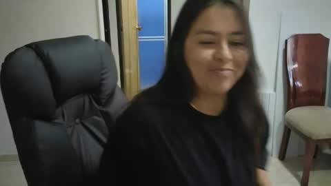 Snapshot of anaids_dam chatting on November 4, 1:32 pm anaids online show from November 4, 1:32 pm