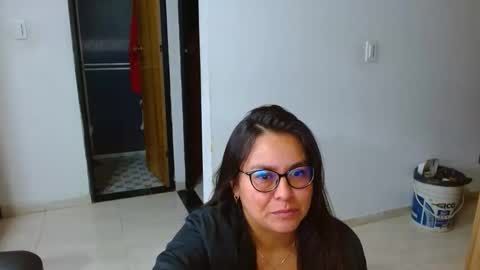 Snapshot of anaids_dam chatting on November 25, 1:44 pm anaids online show from November 25, 1:44 pm