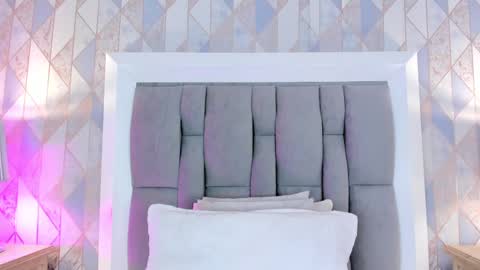 Snapshot of anais_cooper chatting on February 23, 3:13 am online show from February 23, 3:13 am