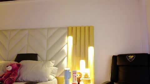 Snapshot of anaise_latif chatting on May 9, 11:48 am Anaise online show from May 9, 11:48 am