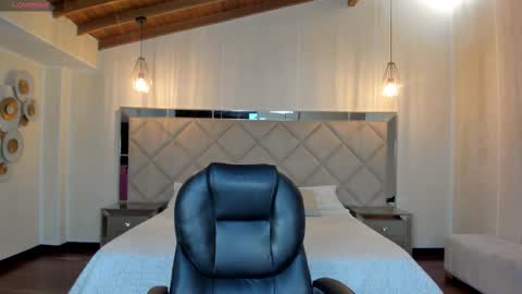 Snapshot of anaisnin1 chatting on October 24, 3:25 am Anais Nin online show from October 24, 3:25 am