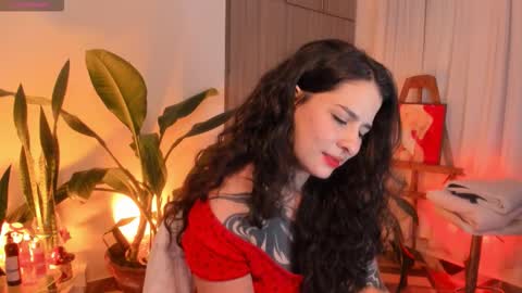 Mariana  online show from October 31, 11:28 pm