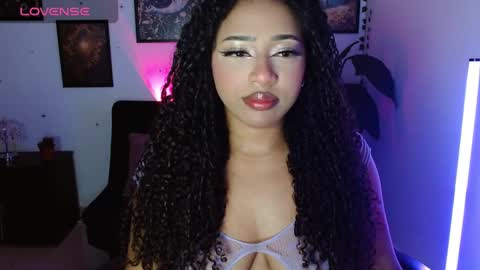      help me to get 100 thumps up  online show from December 16, 11:43 pm