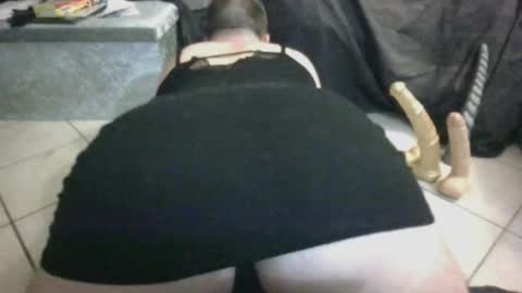 Snapshot of analgod098 chatting on January 7, 2:25 am analgod098 online show from January 7, 2:25 am