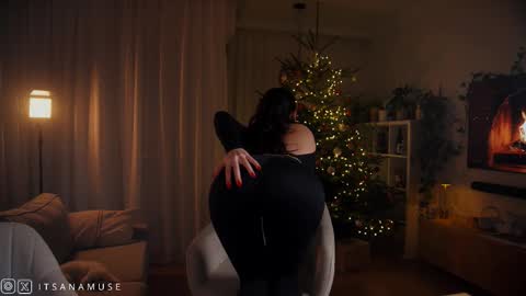 Snapshot of anamuse chatting on December 17, 10:05 pm Ana online show from December 17, 10:05 pm