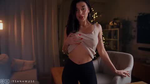 Snapshot of anamuse chatting on December 19, 9:33 pm Ana online show from December 19, 9:33 pm