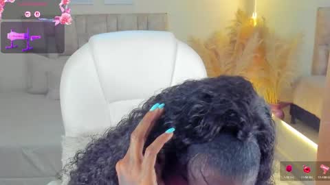 A N A  my connection hours are from 600 pm to 12 pm Colombian time online show from April 28, 1:37 am