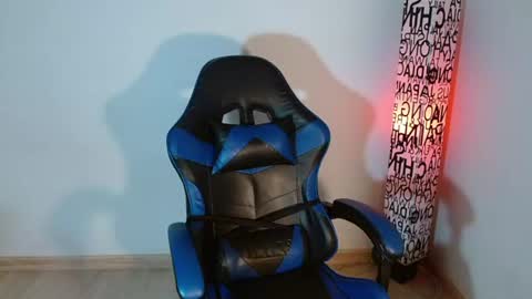 Snapshot of anarosse__ chatting on July 9, 1:53 am ana 3 online show from July 9, 1:53 am