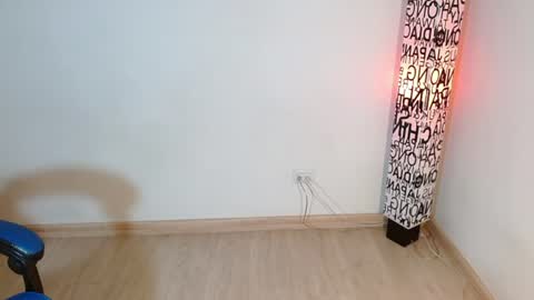 Snapshot of anarosse__ chatting on July 21, 11:51 pm ana 3 online show from July 21, 11:51 pm