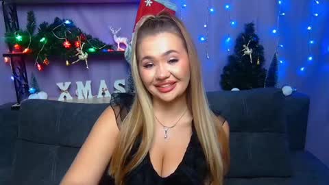 Snapshot of anastacyyellig chatting on December 22, 11:31 pm anastacyyellig online show from December 22, 11:31 pm