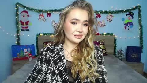 Snapshot of anastacyyellig chatting on December 31, 3:12 am anastacyyellig online show from December 31, 3:12 am