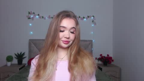 Snapshot of anastacyyellig chatting on April 19, 8:44 pm anastacyyellig online show from April 19, 8:44 pm