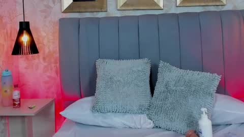 Mia online show from February 17, 10:47 pm