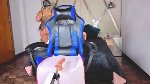 Snapshot of anastasiaxx69_ chatting on November 3, 9:27 pm anastasiaxx69_ online show from November 3, 9:27 pm