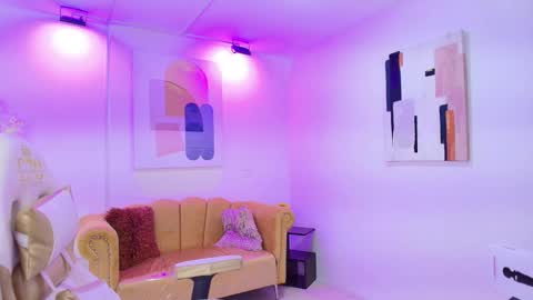 Snapshot of anastasiia_rouse chatting on November 9, 4:00 am Anastasia online show from November 9, 4:00 am