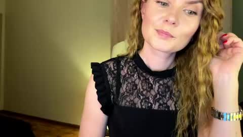 Ana online show from July 4, 11:33 pm