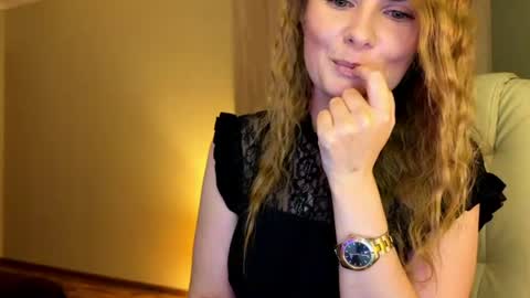 Ana online show from August 8, 10:34 pm
