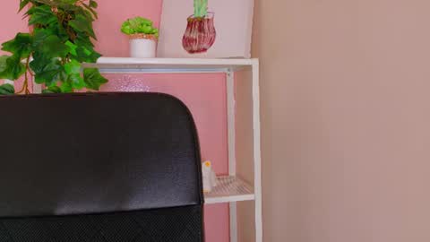 Kendra  online show from July 10, 9:01 am