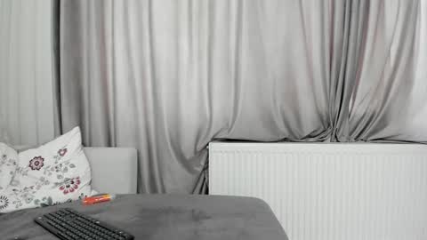 Snapshot of anayscaandy chatting on February 17, 9:13 am Andreea online show from February 17, 9:13 am