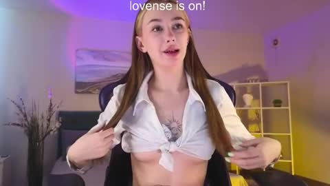 im Andarna dont forget give me thumbs up online show from May 2, 3:11 am