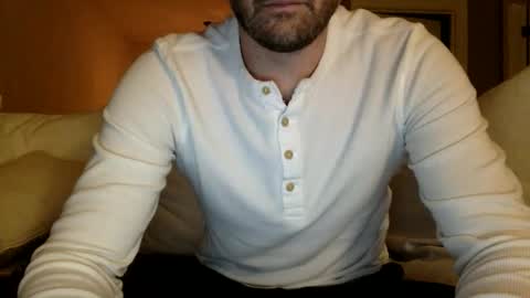 Snapshot of andees222 chatting on November 10, 2:32 am Andees222 online show from November 10, 2:32 am