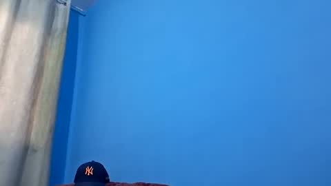 Snapshot of andemax chatting on November 27, 10:28 am And 16.8 online show from November 27, 10:28 am