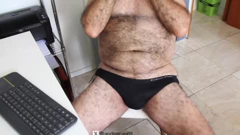 Snapshot of andipecas69 chatting on March 4, 5:24 pm andipecas69 online show from March 4, 5:24 pm