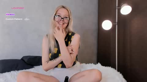 andneveragain online show from December 4, 2:26 pm