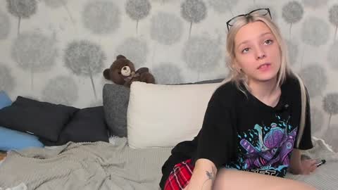 andneveragain online show from January 22, 5:38 pm