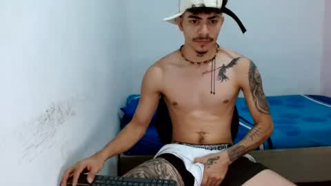 andr_093 online show from July 29, 12:03 pm